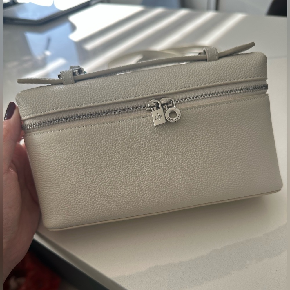 Crossbody bandbag cream white